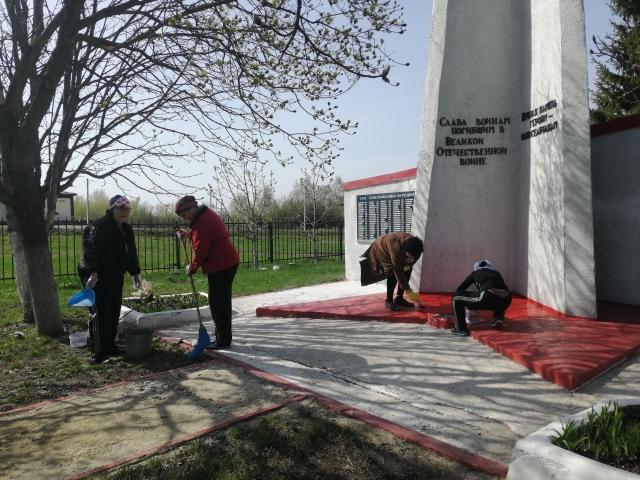 Благоустройство памятника.