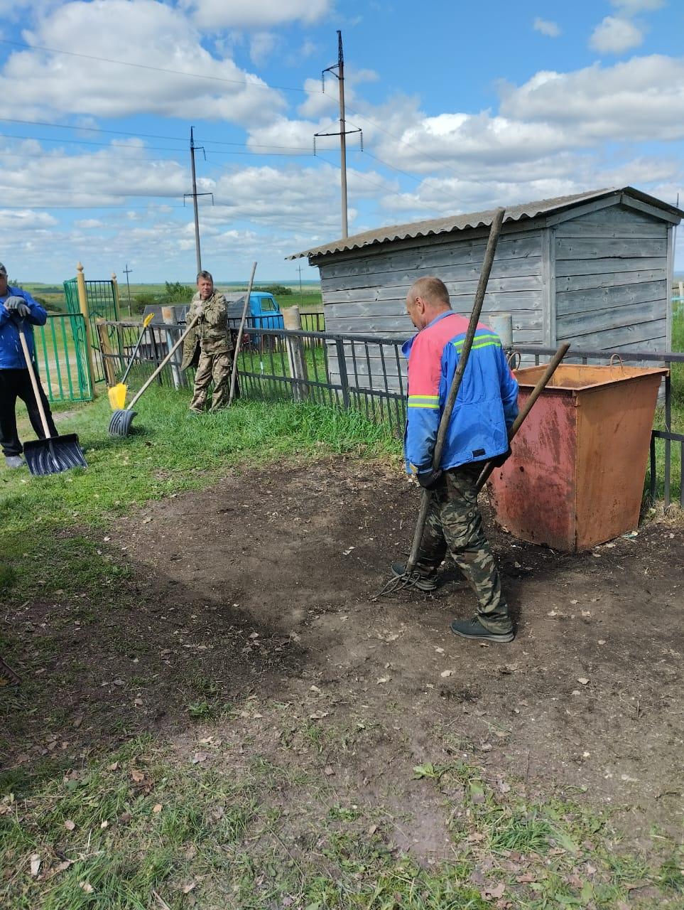 Уборка кладбища с. Озерки.